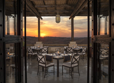 Qasr_Al_Sarab_Desert_Resort_by_Anantara_Restaurants_Suhail_Terrace_Sunset-5626x4080