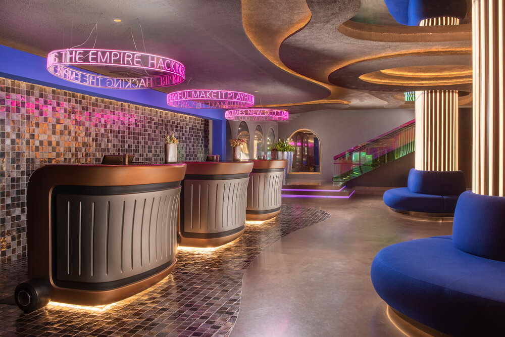 nhow_Roma_Lobby_And_Reception_Sofa_And_Columns.jpg