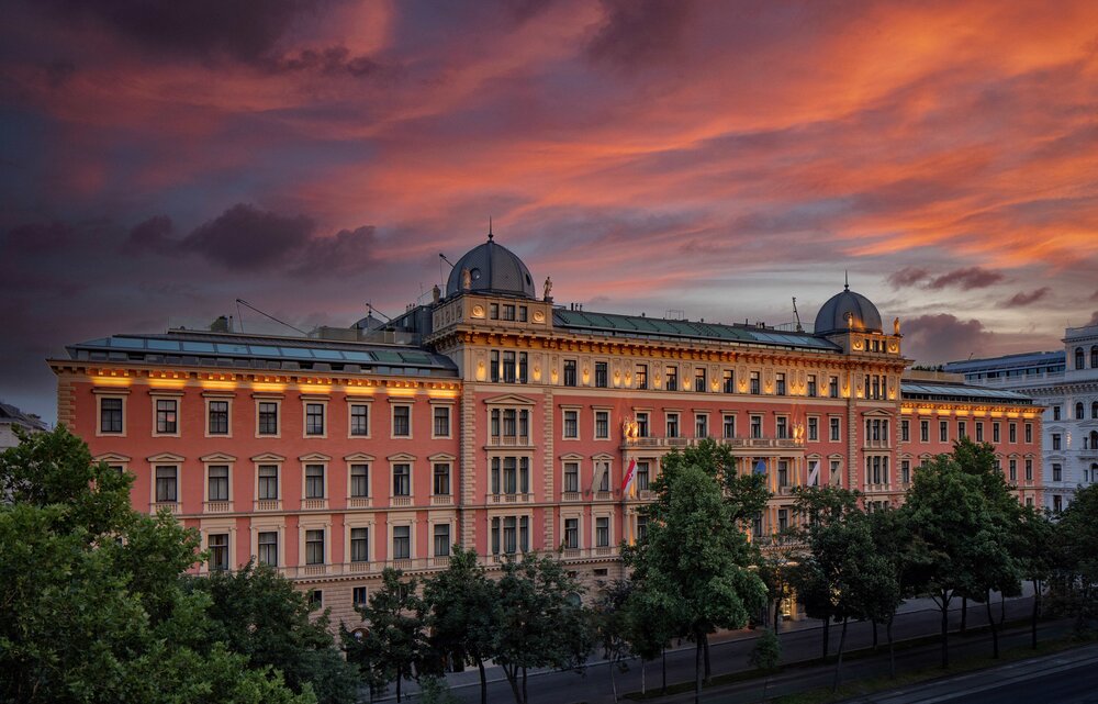 589114-Anantara Palais Hansen Vienna Hotel_Exterior Sunset-f4c0ce-original-1746176007.jpg