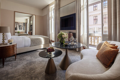 Anantara_Palais_Hansen_Vienna_Hotel_Guest_Room_PREMIUM_BALCONY_ROOM_KING_View_01