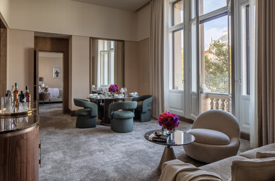 Anantara_Palais_Hansen_Vienna_Hotel_Guest_Room_ANANTARA_SUITE_KING_Living_Room_Balcony_02