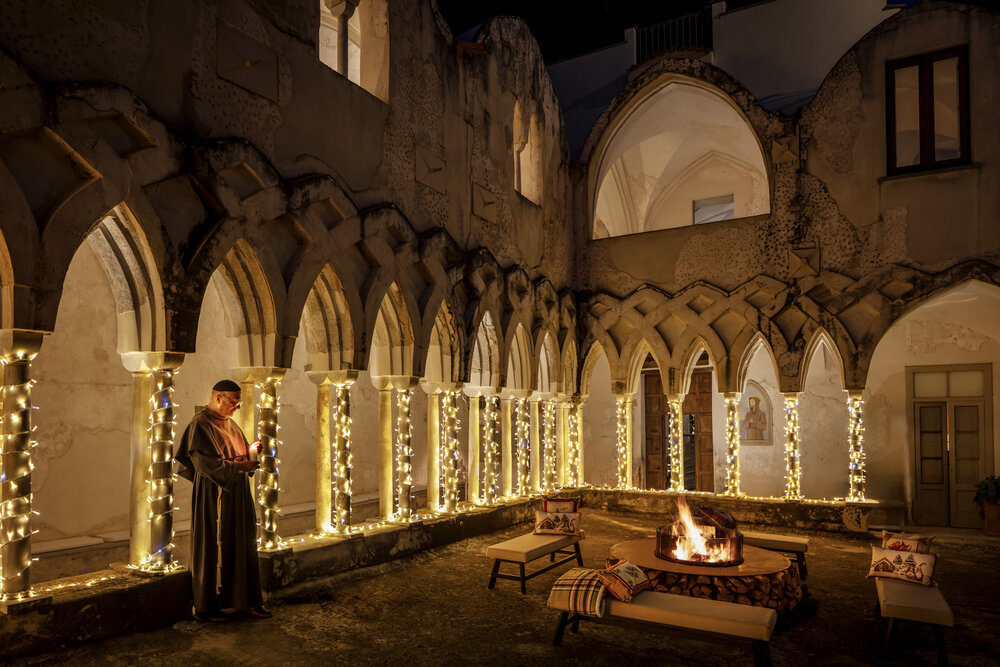 Anantara_Convento_di_Amalfi_Grand_Hotel_Festive_Cloisters.jpg