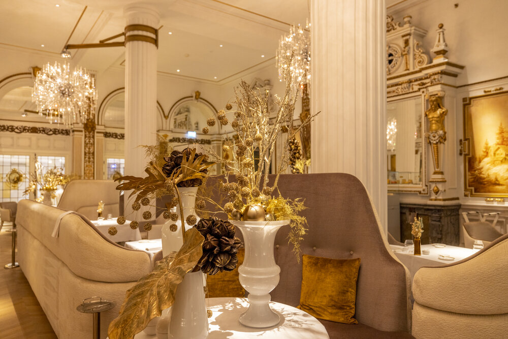 Anantara_Grand_Hotel_Krasnapolsky_Amsterdam_Festive_Dinner_The_White_Room_Decoration_05.jpg