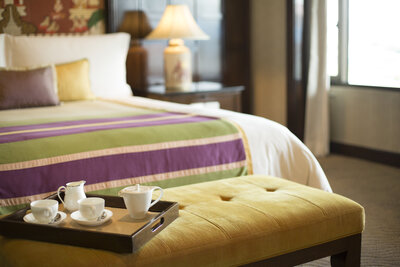 Anantara_Siam_Bangkok_Hotel_Guest_Room_Deluxe_Room_Bed-5760x3840 (1)