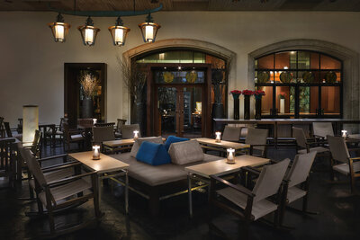 Anantara_Siam_Bangkok_Hotel_Restaurant_Bar_Aqua_Atmosphere_at_Aqua