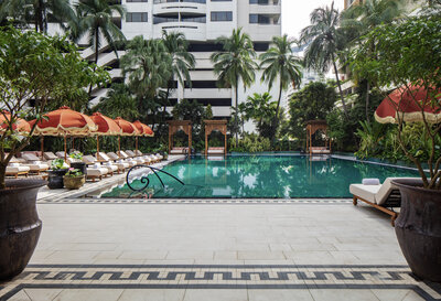 Anantara_Siam_Bangkok_Hotel_Pool_View