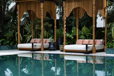 Anantara_Siam_Bangkok_Hotel_Pool_View_Lounge_Chair(2)