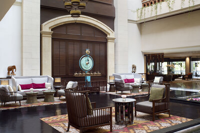 Anantara_Riverside_Bangkok_Resort_Lobby_View_Lobby_Seating_Area (1)