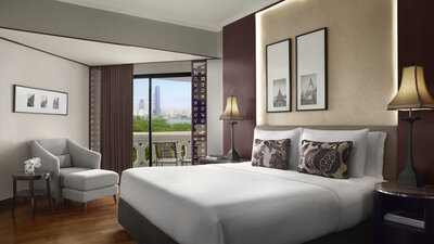 Anantara_Riverside_Bangkok_Resort_Guest_Room_Deluxe_River_View_Room