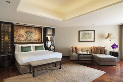 Anantara_Riverside_Bangkok_Resort_Guest_Room_Deluxe_Junior_Suite_King