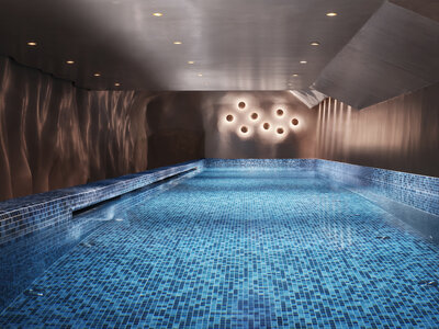 Anantara_New_York_Palace_Budapest_Hotel_Hotel_facilities_spa_pool_interior_lights_on