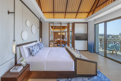Anantara_Mina_Ras_Al_Khaimah_Resort_Guest_Room_Two_Bedroom_Anantara_Over_Water_Pool_Villa_Master_Bedroom-6084x4061