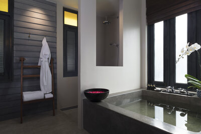 Anantara_Lawana_Koh_Samui_Resort_Guest_room_amenity_Deluxe_Lawana_Bathroom_Bathtub