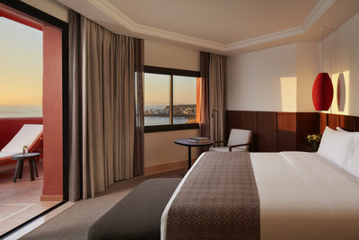 Tivoli_La_Caleta_Tenerife_Resort_Guest_Room_La_Caleta_Suite_1-4301x2868