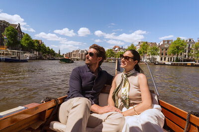 Tivoli_Doelen_Amsterdam_Experiences_Canal_Boat_Couple-4500x3000