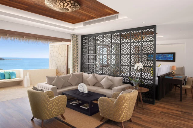 Banana_Island_Resort_Doha_by_Anantara_Guest_room_Junior_Suite_Living_Area_Sea_View