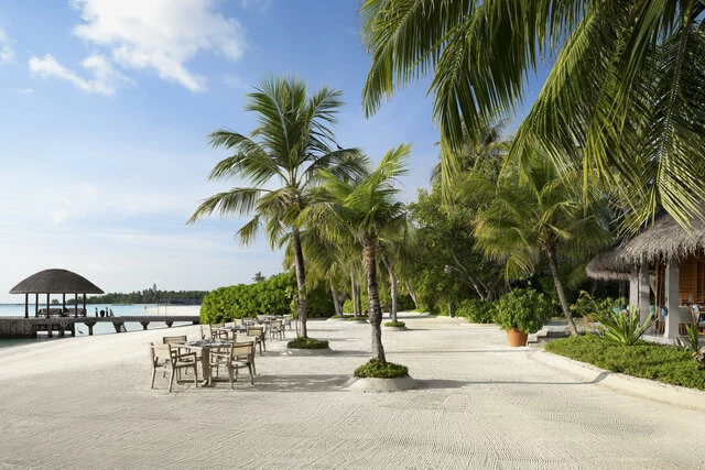 Anantara_Dhigu_Maldives_Resort_Restaurant_Fushi_Cafe_Open_Area-11648x7768