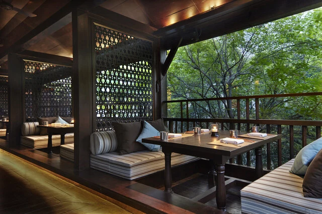 Anantara_Chiang_Mai_Resort_Restaurant_The_Service_1921_Outdoor_Seating_side-5616x3744