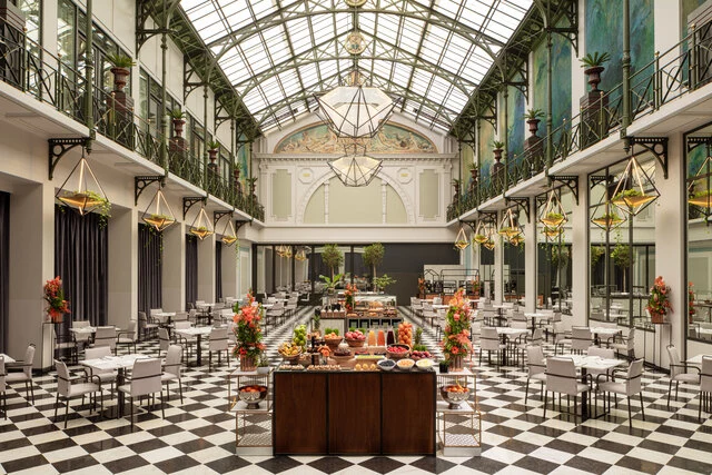 Anantara_Grand_Hotel_Krasnapolsky_Amsterdam_breakfast_Wintergarden_Hero