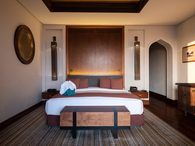 Anantara_Al_Jabal_Al_Akhdar_Resort_Guest_Room_Deluxe_Canyon_View_Room_Bedroom