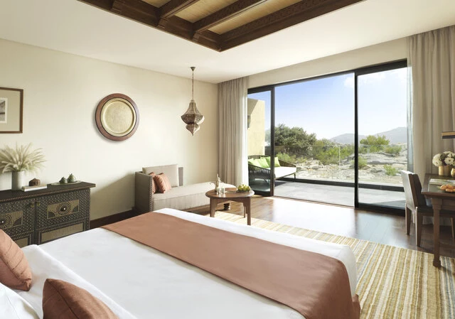 Anantara_Al_Jabal_Al_Akhdar_Resort_Guest_room_Premier_Canyon_View_Room_Bedroom-8258x5797
