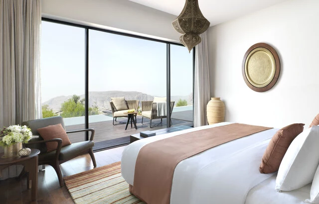 Anantara_Al_Jabal_Al_Akhdar_Resort_Guest_room_One_Bedroom_Cliff_Pool_Villa-7688x4931