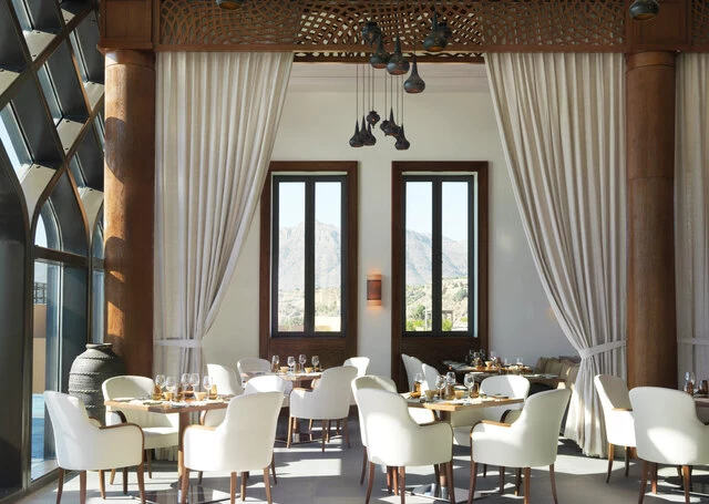 Anantara_Al_Jabal_Al_Akhdar_Resort_Restaurant_Al_Maisan_International_Dining (1)