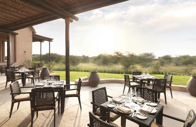 Anantara_Sir_Bani_Yas_Island_Al_Sahel_Villa_Resort_Restaurant_Savannah_Grill