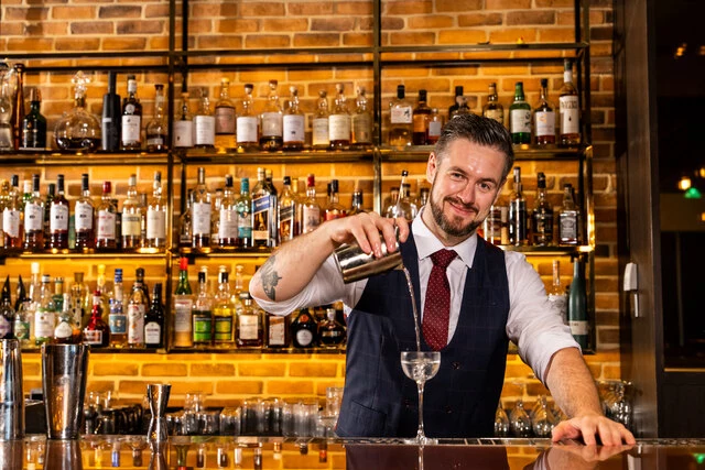 Anantara_Grand_Hotel_Krasnapolsky_Amsterdam_The_Tailor_Bar_Bar_Manager_Alexander_Montrose