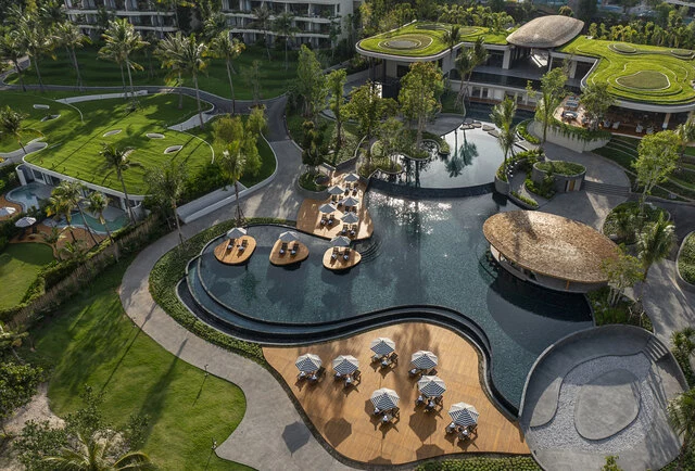 Anantara_Koh_Yao_Yai_Resort_Pool_View_Swimming_Pool_Sunloungers
