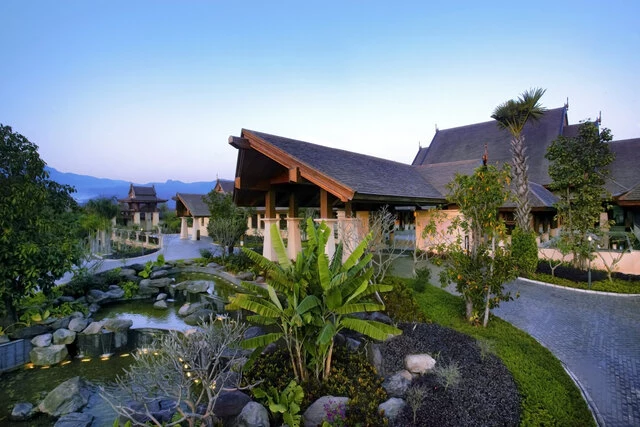 Anantara_Xishuangbanna_Resort_Exterior_View_Hotel_Entrance_Daylight-5616x3744