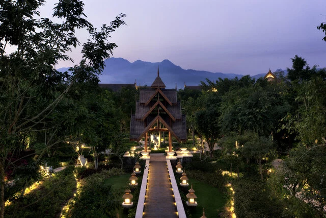 Anantara_Xishuangbanna_Resort_Exterior_View_Garden_Walkway-5616x3744
