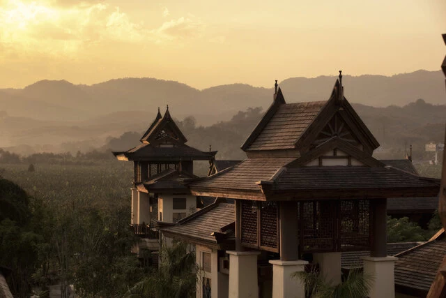 Anantara_Xishuangbanna_Resort_Exterior_View_Hotel_Building_At_Sunset-5616x3744