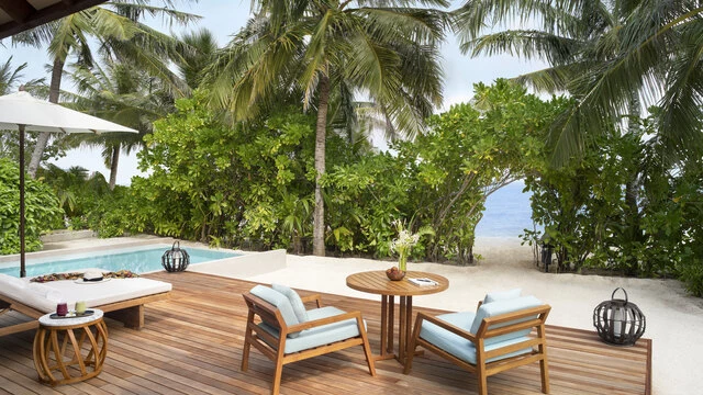 Anantara_Veli_Maldives_Resort_Guest_Room_Beach_Pool_Villa_Exterior-6200x3487