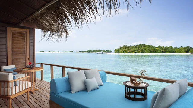 Anantara_Veli_Maldives_Resort_Guest_Room_Superior_Over_Water_Villa_Deck_Ocean-6200x3488