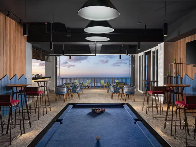 Anantara_Uluwatu_Bali_Resort_Bar_Botol_Biru_Bar_Interior_Pool_Table_Sunset_View-6000x4500