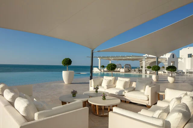 Anantara_Santorini_Abu_Dhabi_Retreat_Pool_View_Lounge