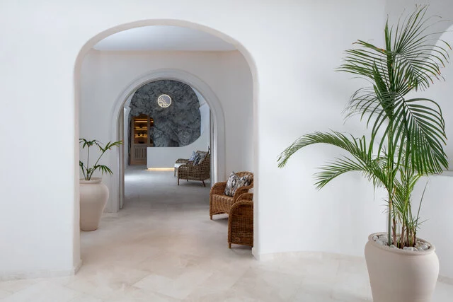 Anantara_Santorini_Abu_Dhabi_Retreat_Spa_Entrance