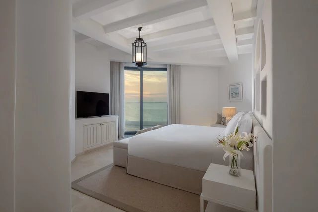 Anantara_Santorini_Abu_Dhabi_Retreat_Guest_Room_Oia_Sea_View_Overview