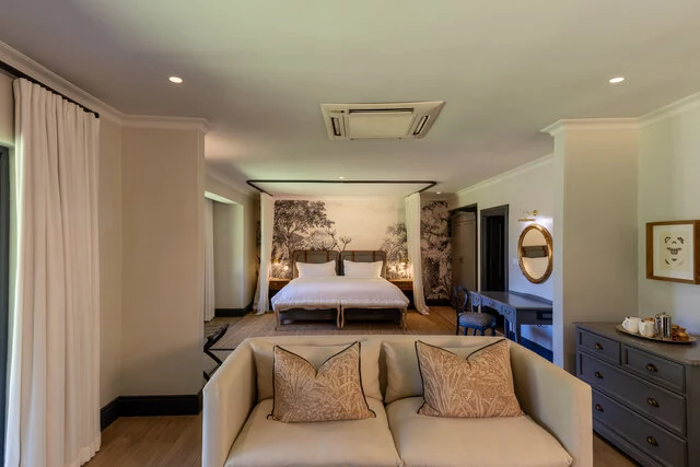 Anantara_Stanley_&_Livingstone_Victoria_Falls_Hotel_Suite_Bedroom