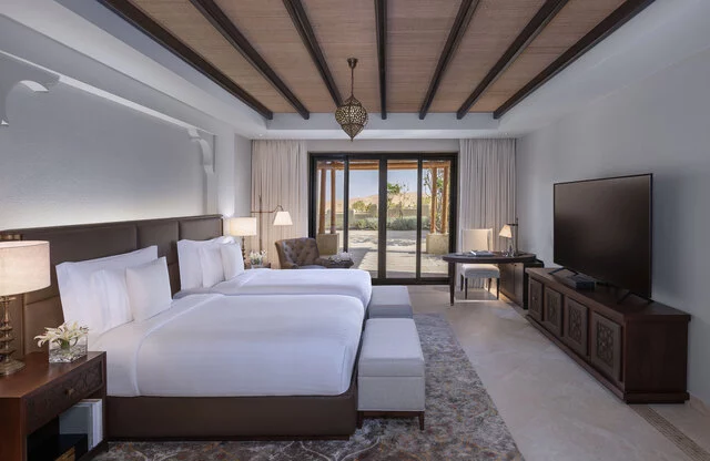 Qasr_Al_Sarab_Desert_Resort_by_Anantara_Guest_Room_Sahra_Bedroom _Twin_Bedroom