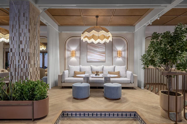 Qasr_Al_Sarab_Desert_Resort_by_Anantara_Restaurant_Amanie_Interior_01