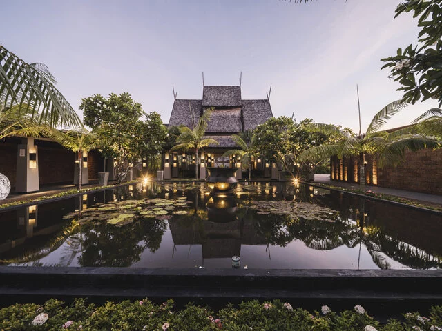 Anantara_Mai_Khao_Phuket_Villas_Lobby_View_Building_Evening_Time