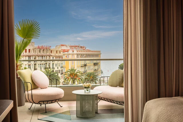 Anantara_Plaza_Nice_Hotel_Deluxe_Panorama_City_View_Terrace (1)