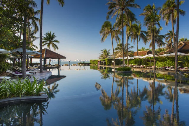 Anantara_Mui_Ne_Resort_Pool_view_Reflection