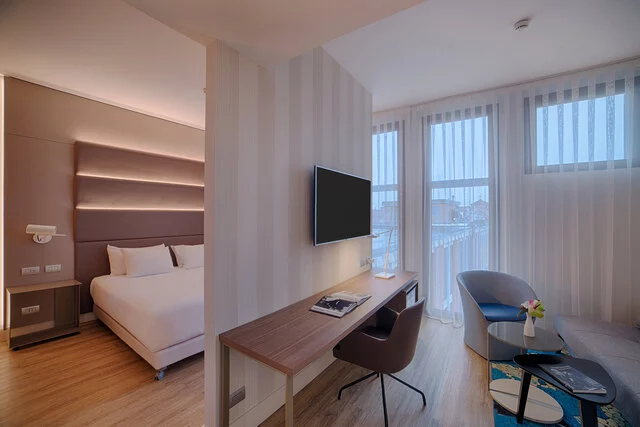 Avani_Rio_Novo_Venice_Hotel_Junior_Suite_Desk