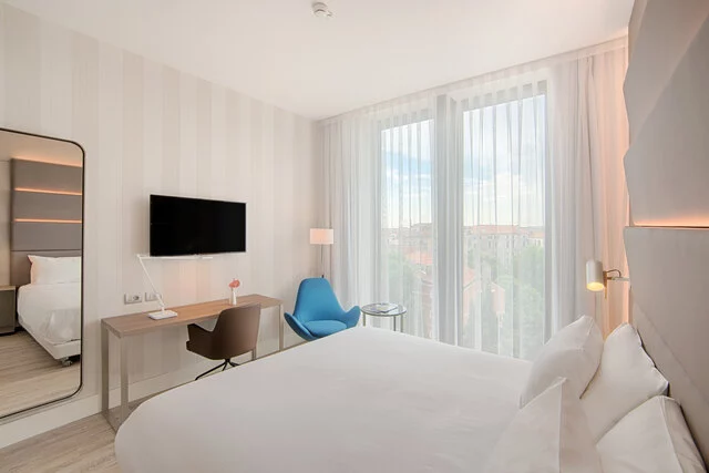 Avani_Rio_Novo_Venice_Hotel_Standard_Room_Day_Light
