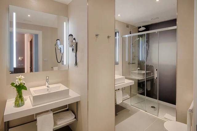 Avani_Rio_Novo_Venice_Hotel_Room_Bathroom