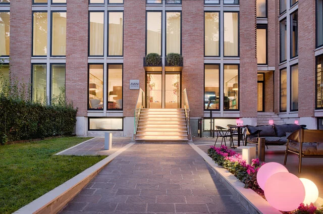 Avani_Rio_Novo_Venice_Hotel_Facade_Night_Light_Front_Shot