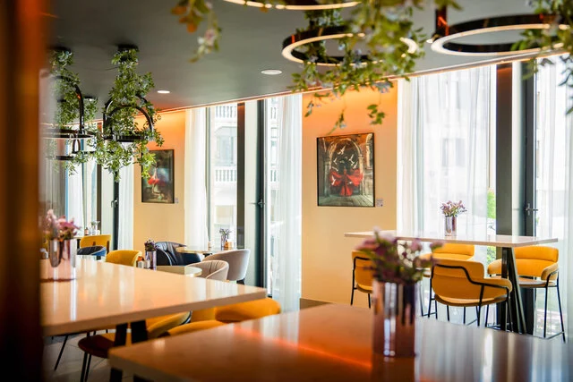 Avani_Rio_Novo_Venice_Hotel_Exhibition_Jeff_Robb_Serenissima_Interior_2